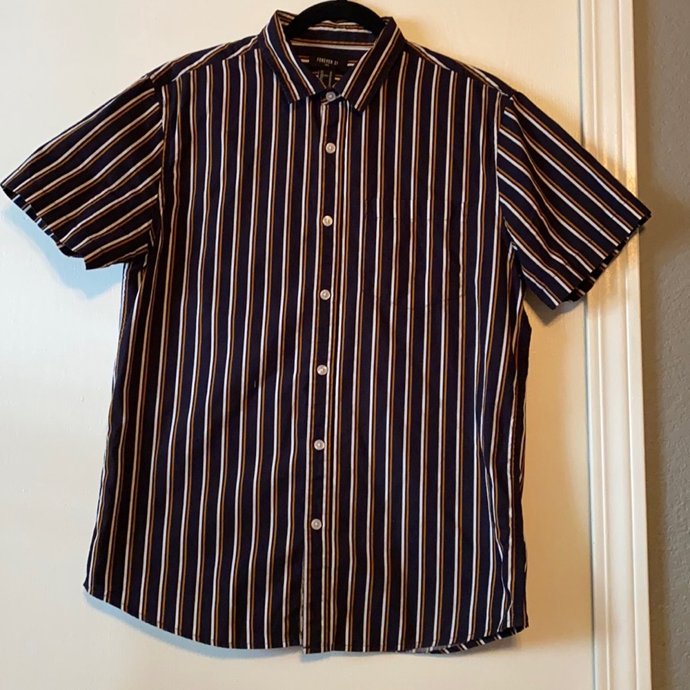 Men’s short sleeve button up shirt